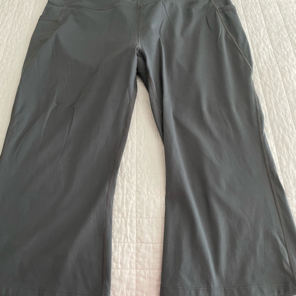 First Way pull on capris.